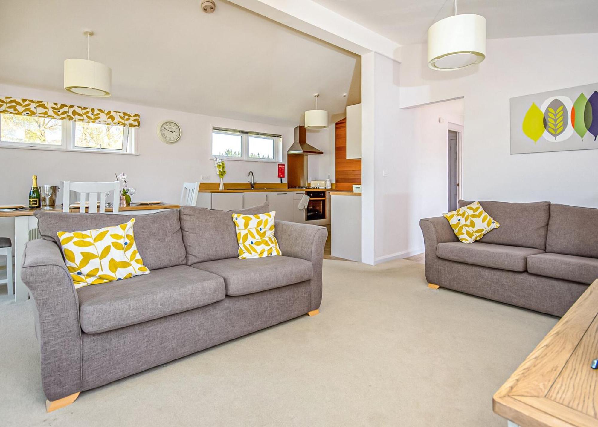 Hawthorn Glen Lodges Downham Market Room photo