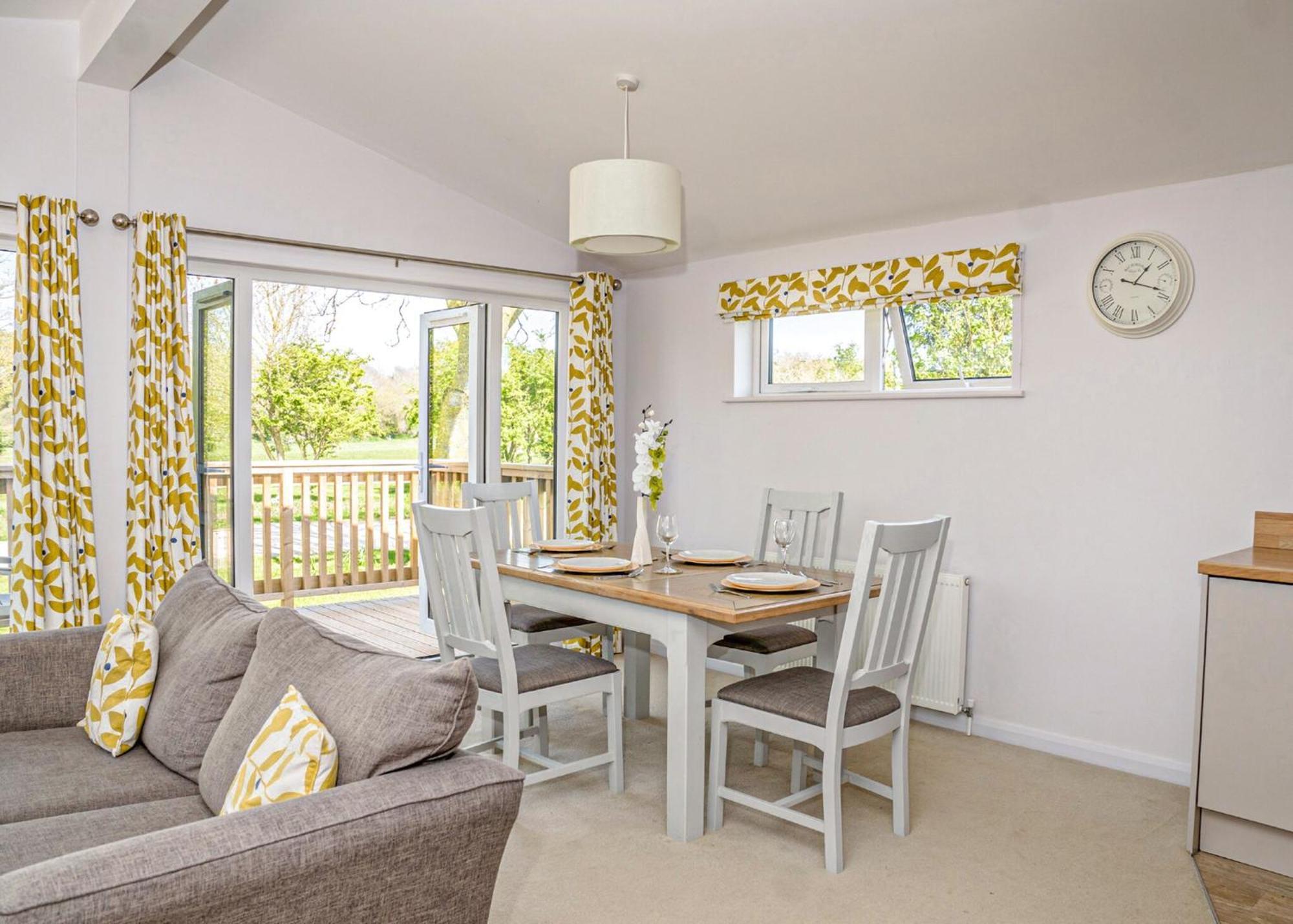 Hawthorn Glen Lodges Downham Market Room photo